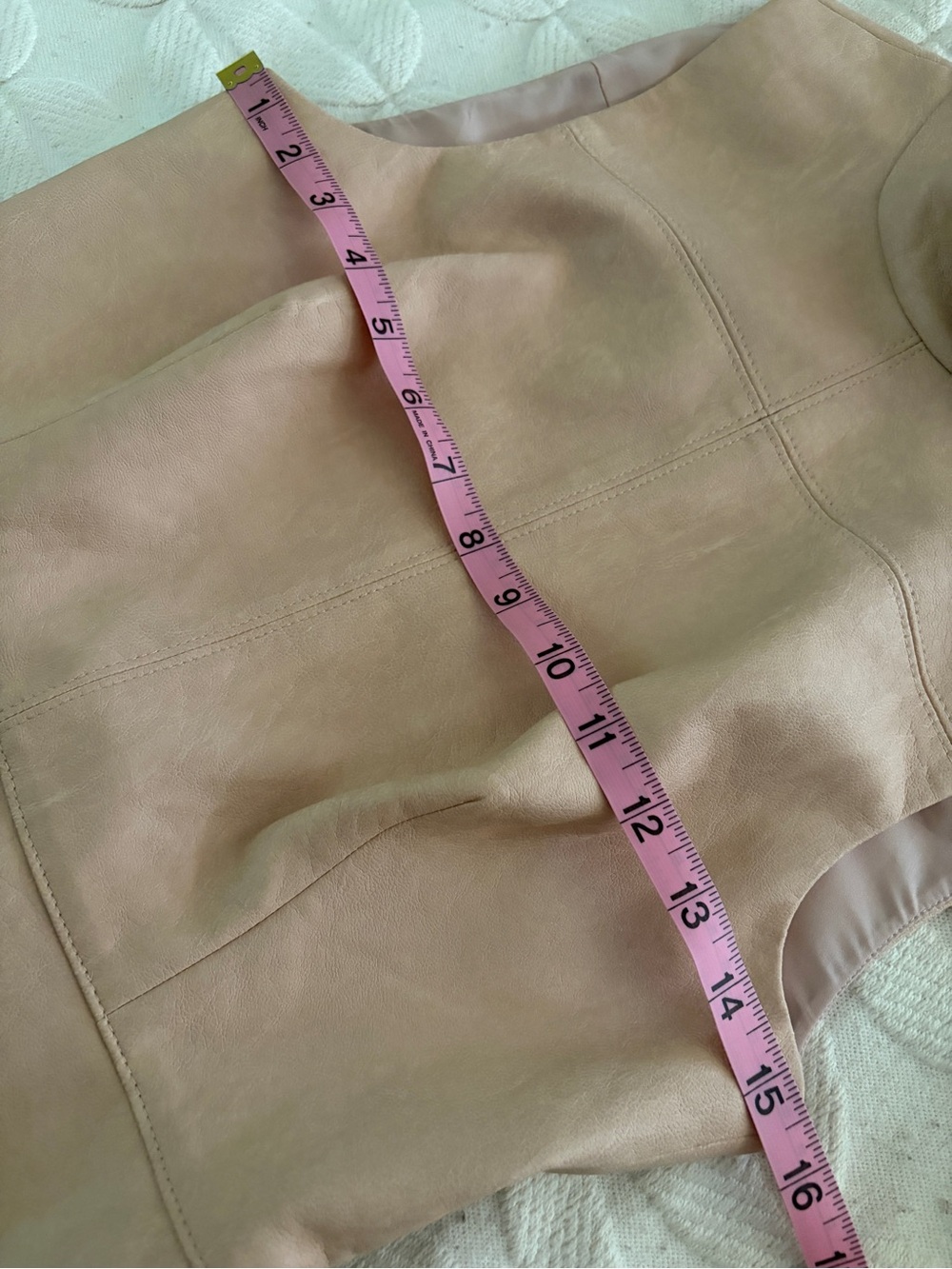 BCBGMaxAzria Sleeveless Mock-Neck Faux Leather in Blush size 2. Fully lined. - Picture 9 of 13